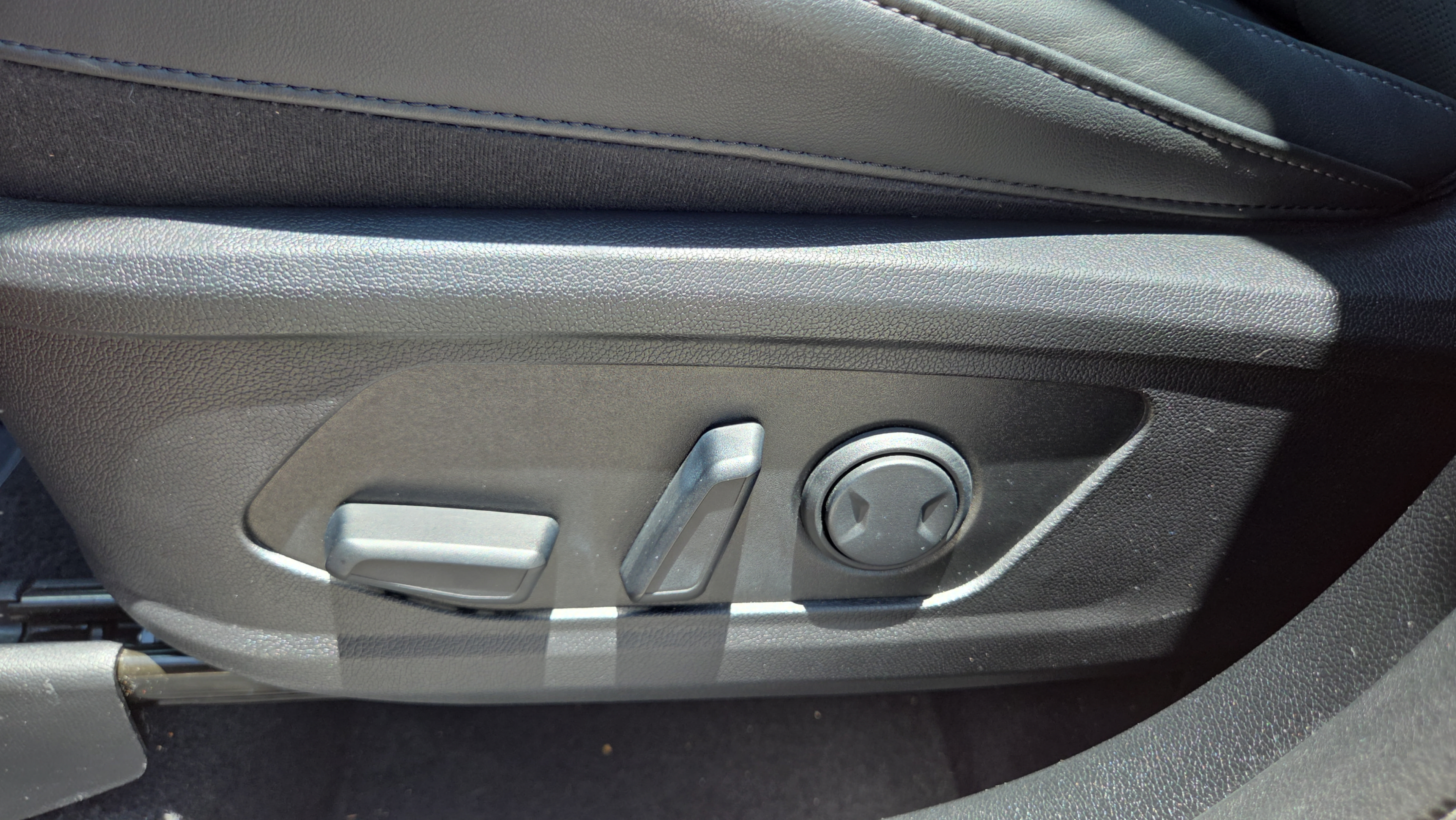 Certified 2023 Kia Sorento S w/ Panoramic Sunroof Package FWD image 11