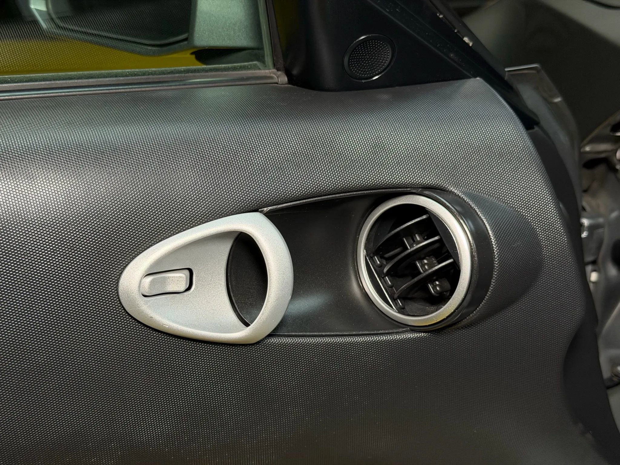 Used 2004 Nissan 350Z Touring image 25