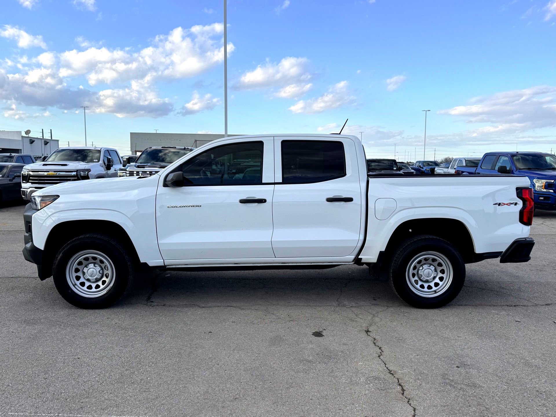 Used 2024 Chevrolet Colorado W/T w/ WT Convenience Package image 9