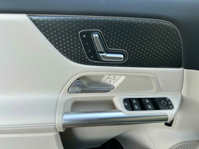 Used 2025 Mercedes-Benz GLA 250 image 13