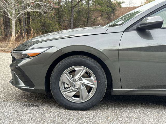 New 2026 Hyundai Elantra SE image 19