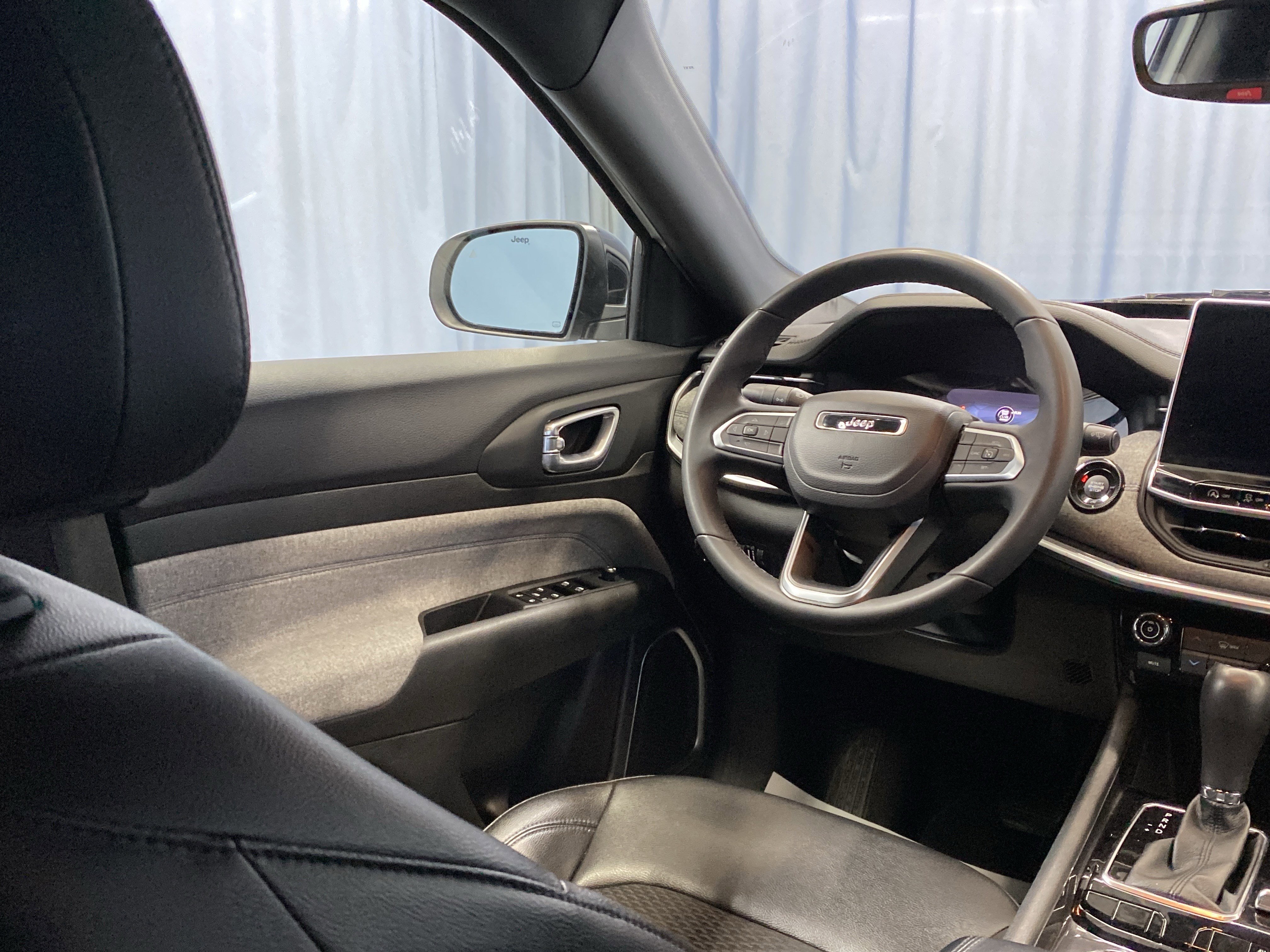 Certified 2024 Jeep Compass Latitude image 39