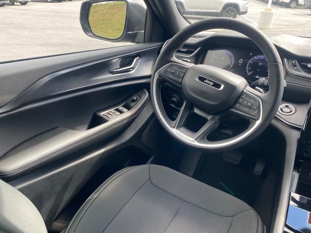 New 2025 Jeep Grand Cherokee Laredo X w/ Luxury Tech Group I image 33