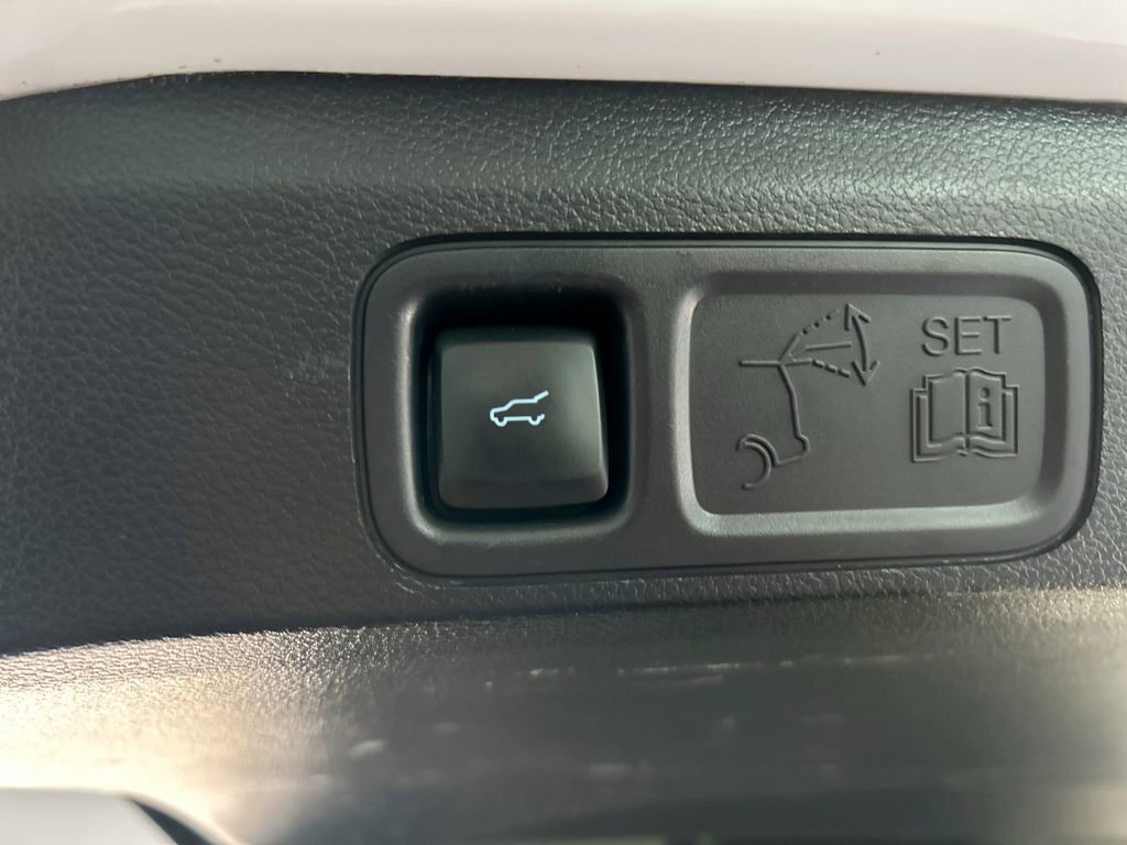 Used 2024 Ford Expedition Limited image 48