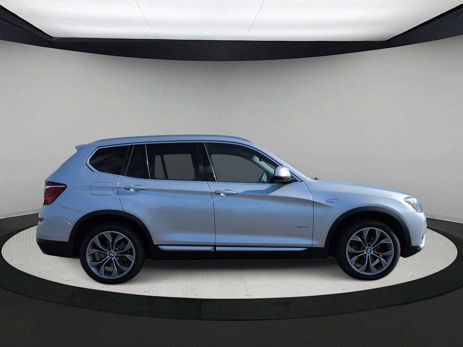 Used 2016 BMW X3 xDrive28i AWD/4WD image 9