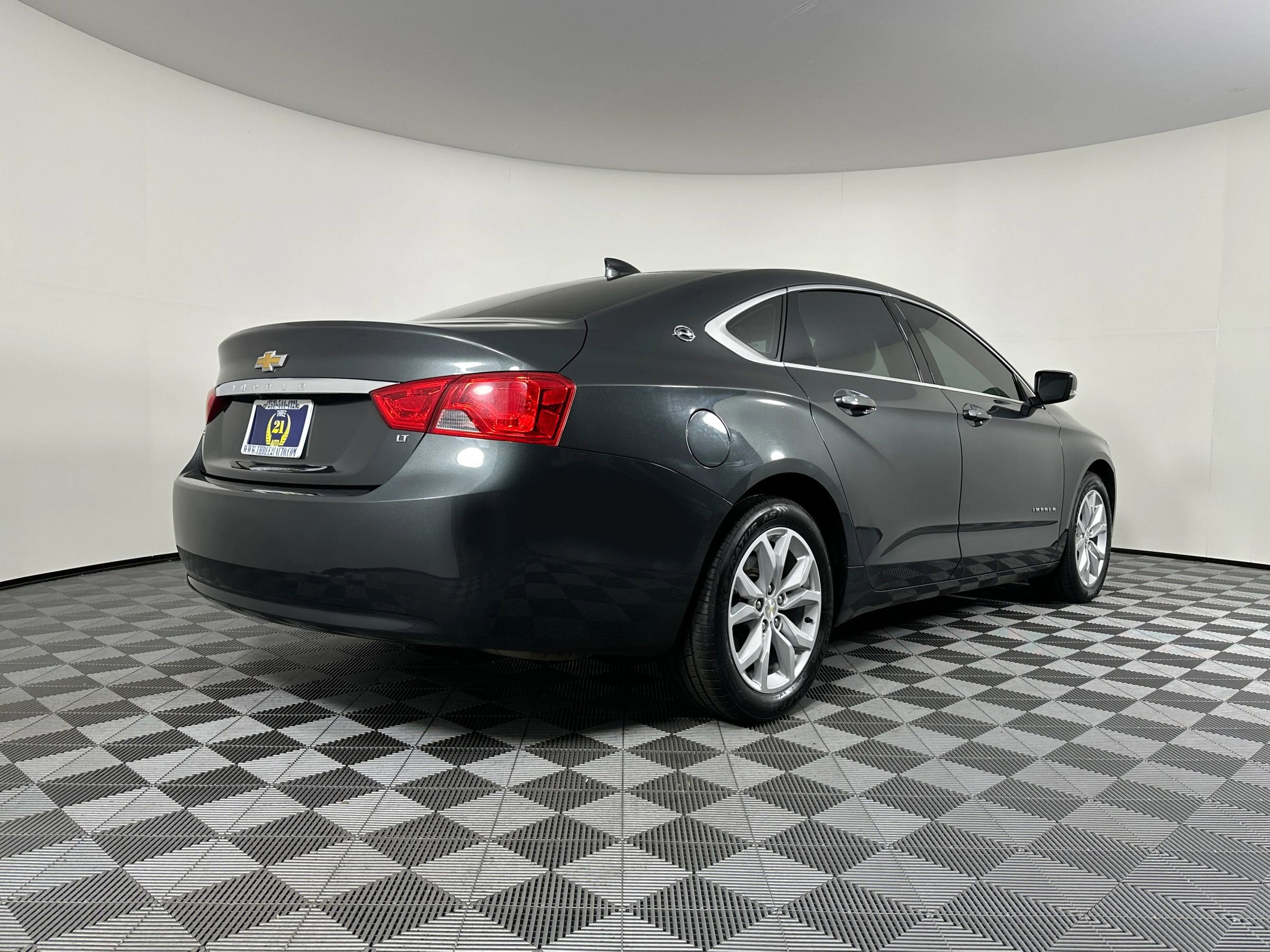 Used 2019 Chevrolet Impala LT w/ LT Convenience Package image 9
