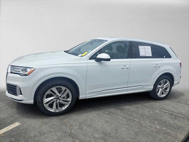 Used 2023 Audi Q7 2.0T Premium w/ Towing Package AWD/4WD image 6