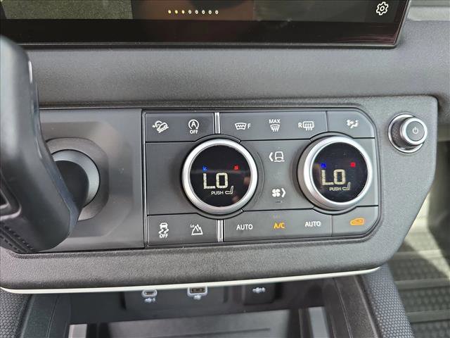 Used 2022 Land Rover Defender 90 X-Dynamic S AWD/4WD image 21