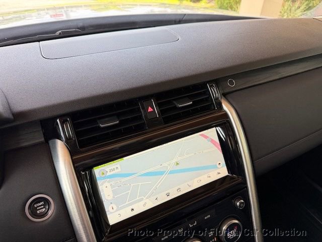 Used 2017 Land Rover Discovery HSE AWD/4WD image 65