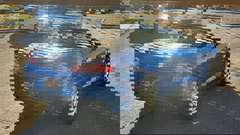 Used 2018 Chevrolet Camaro LT image 5