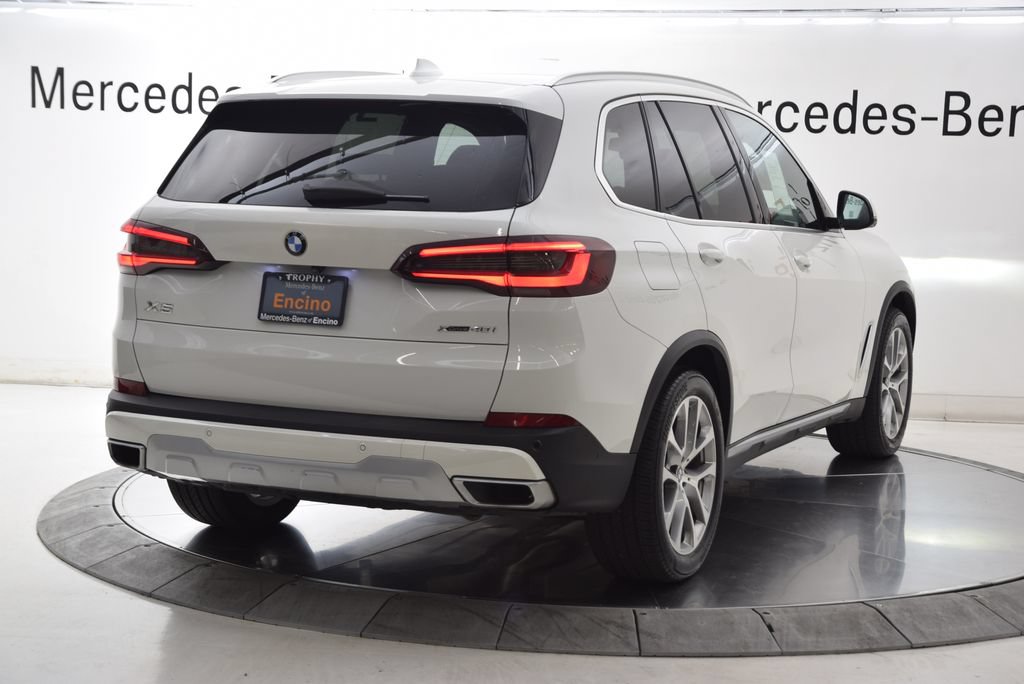 Used 2022 BMW X5 xDrive40i w/ Parking Assistance Package AWD/4WD image 6