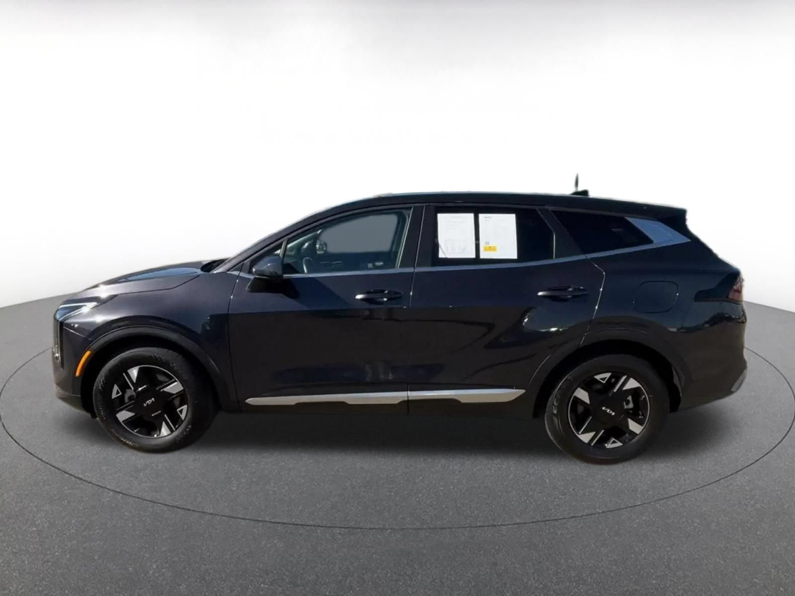 Used 2026 Kia Sportage LX FWD image 8