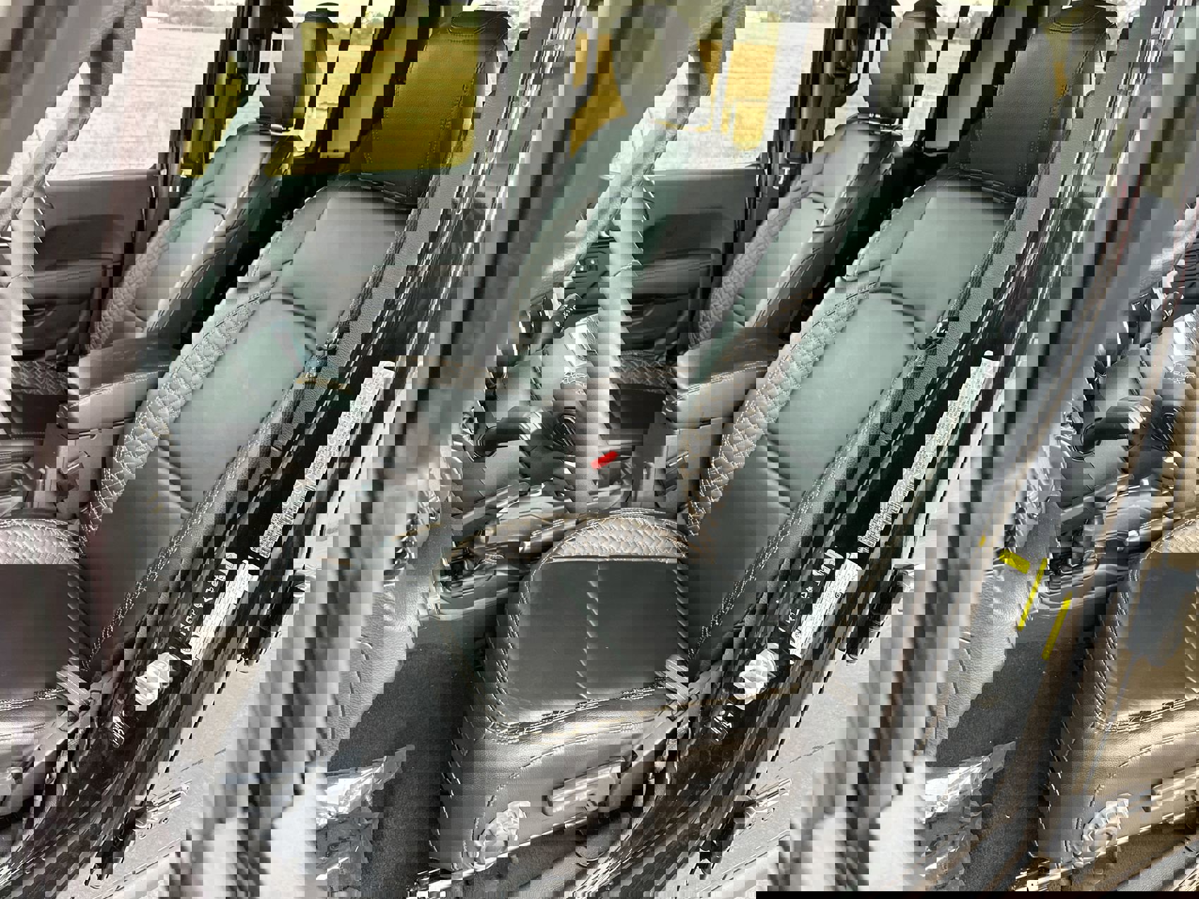 Used 2023 Jeep Gladiator Overland image 11