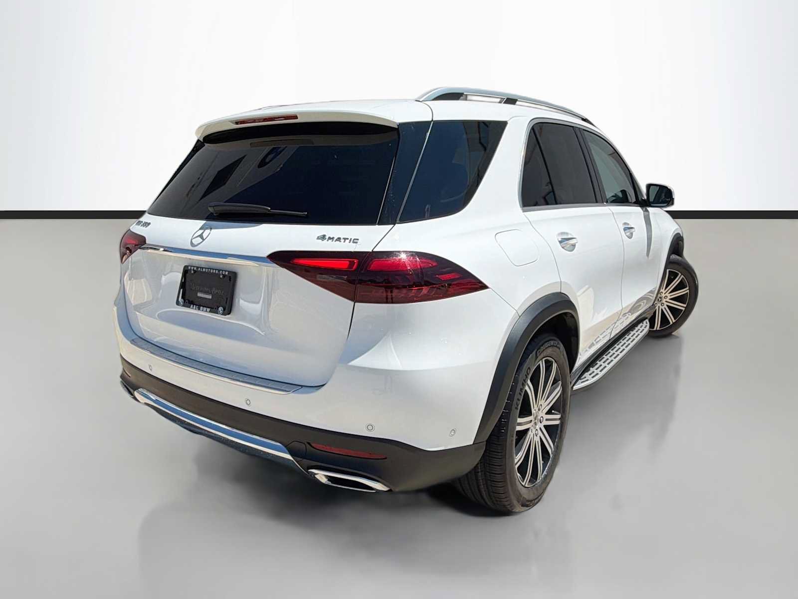 Used 2024 Mercedes-Benz GLE 350 4MATIC image 3