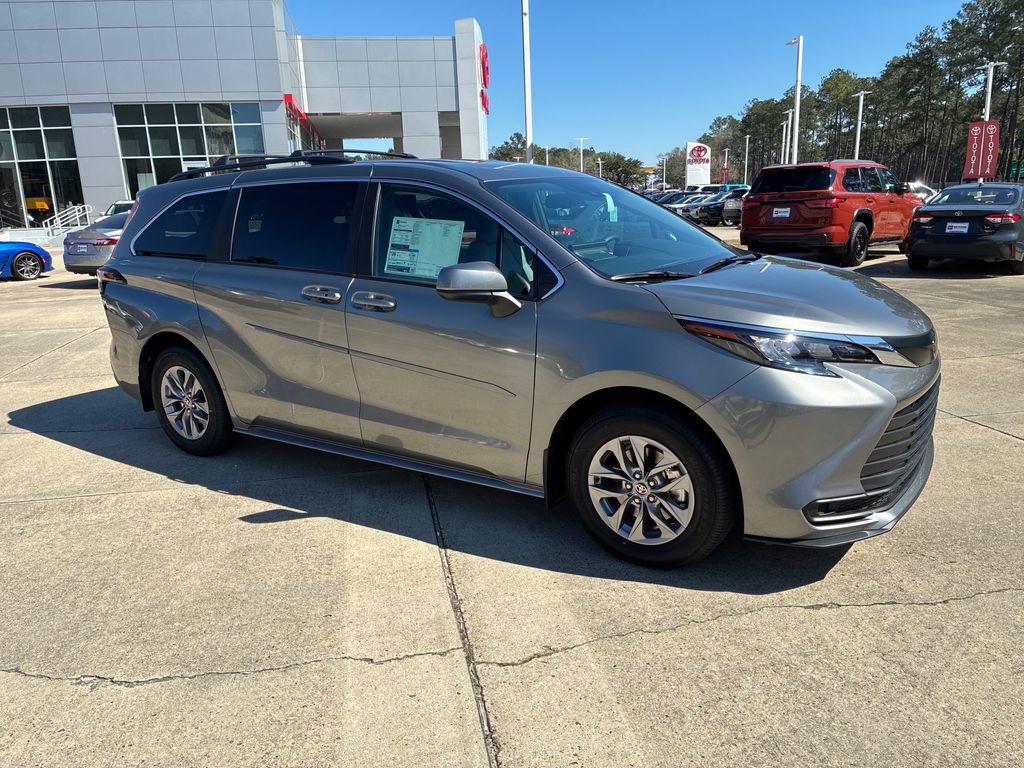 New 2026 Toyota Sienna LE image 9