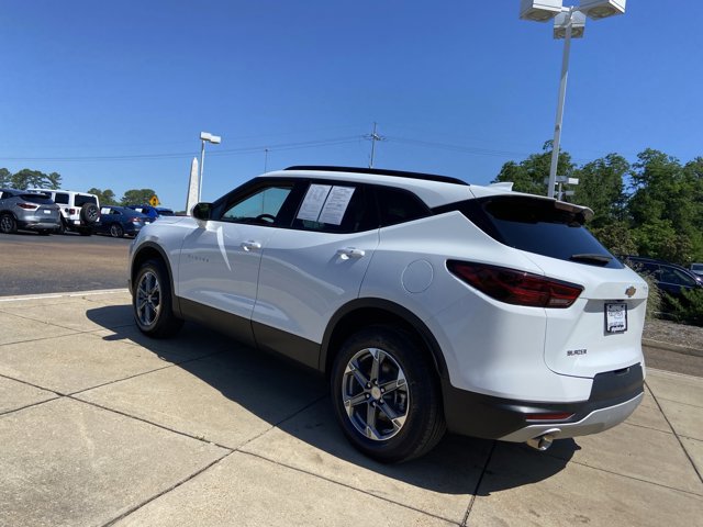 Used 2024 Chevrolet Blazer LT w/ Convenience Package FWD image 8