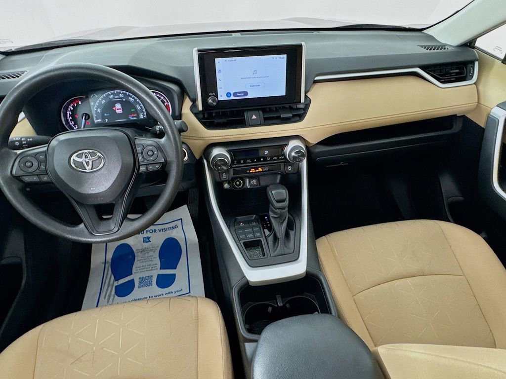 Used 2025 Toyota RAV4 XLE AWD/4WD image 26