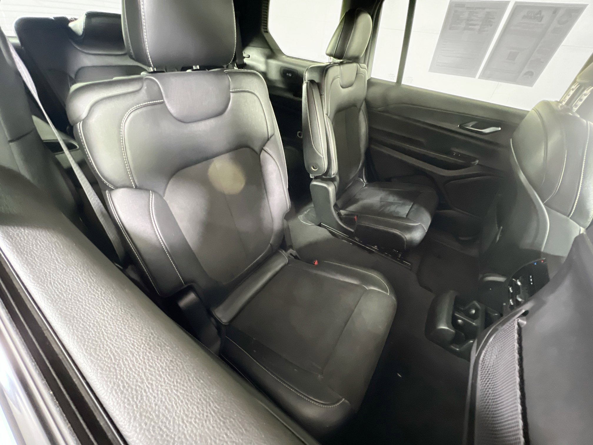 Used 2023 Jeep Grand Cherokee L Laredo AWD/4WD image 26
