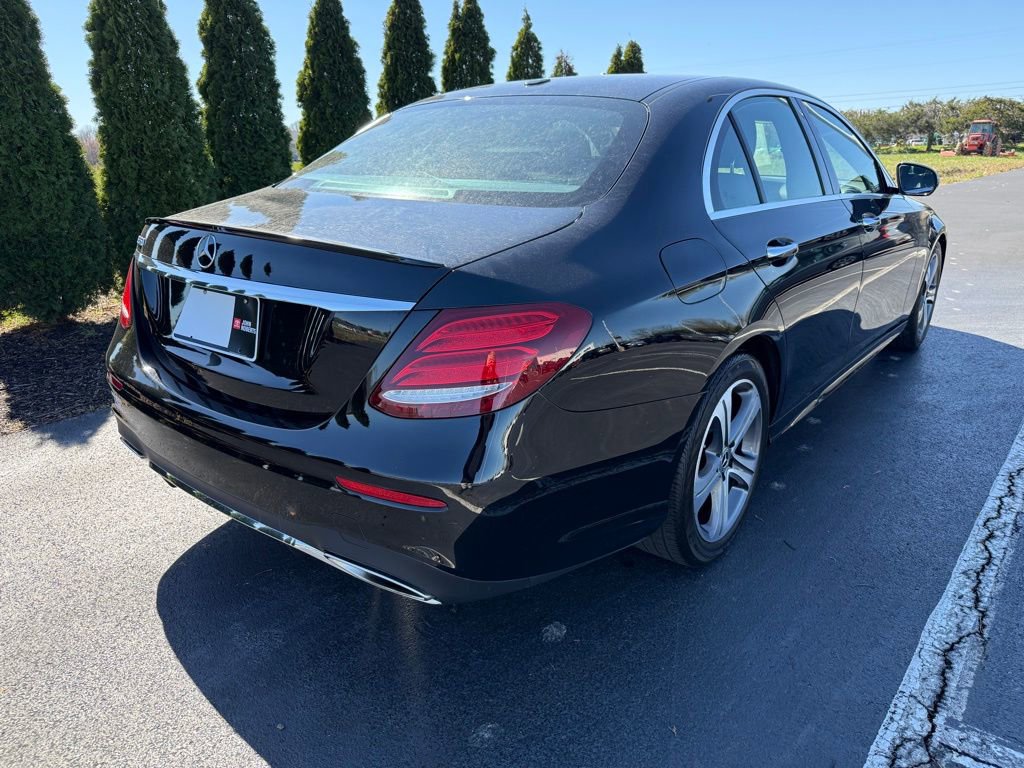 Used 2020 Mercedes-Benz E 350 Sedan image 2