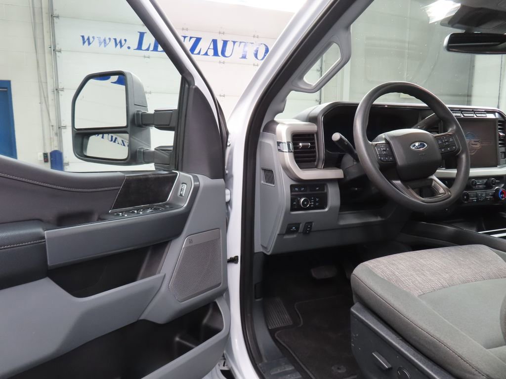 Used 2023 Ford F250 XLT w/ Black Appearance Package image 43