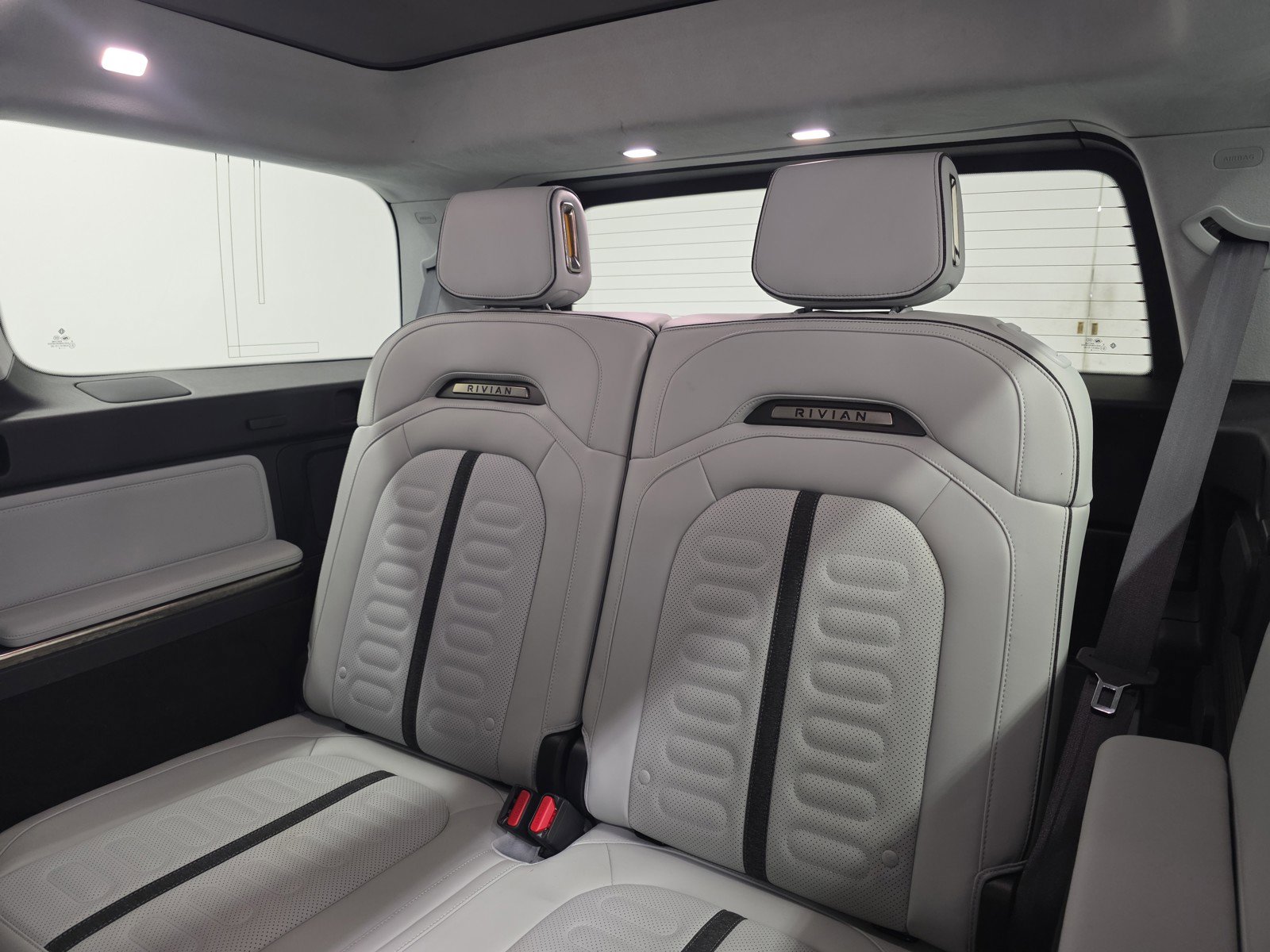 Used 2024 Rivian R1S Adventure AWD/4WD image 22