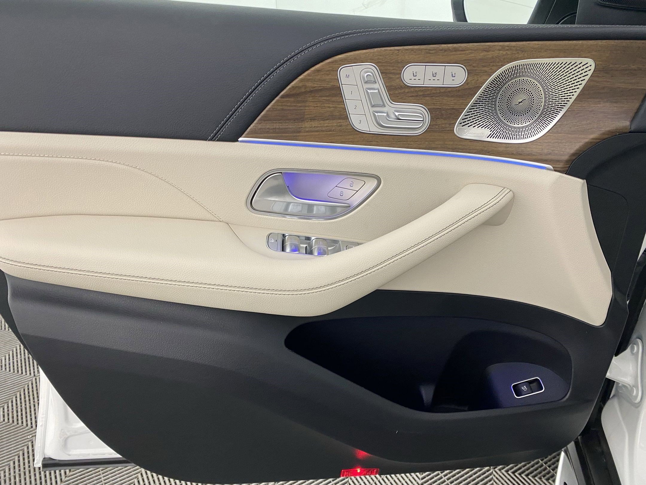 New 2025 Mercedes-Benz GLS 580 4MATIC image 11