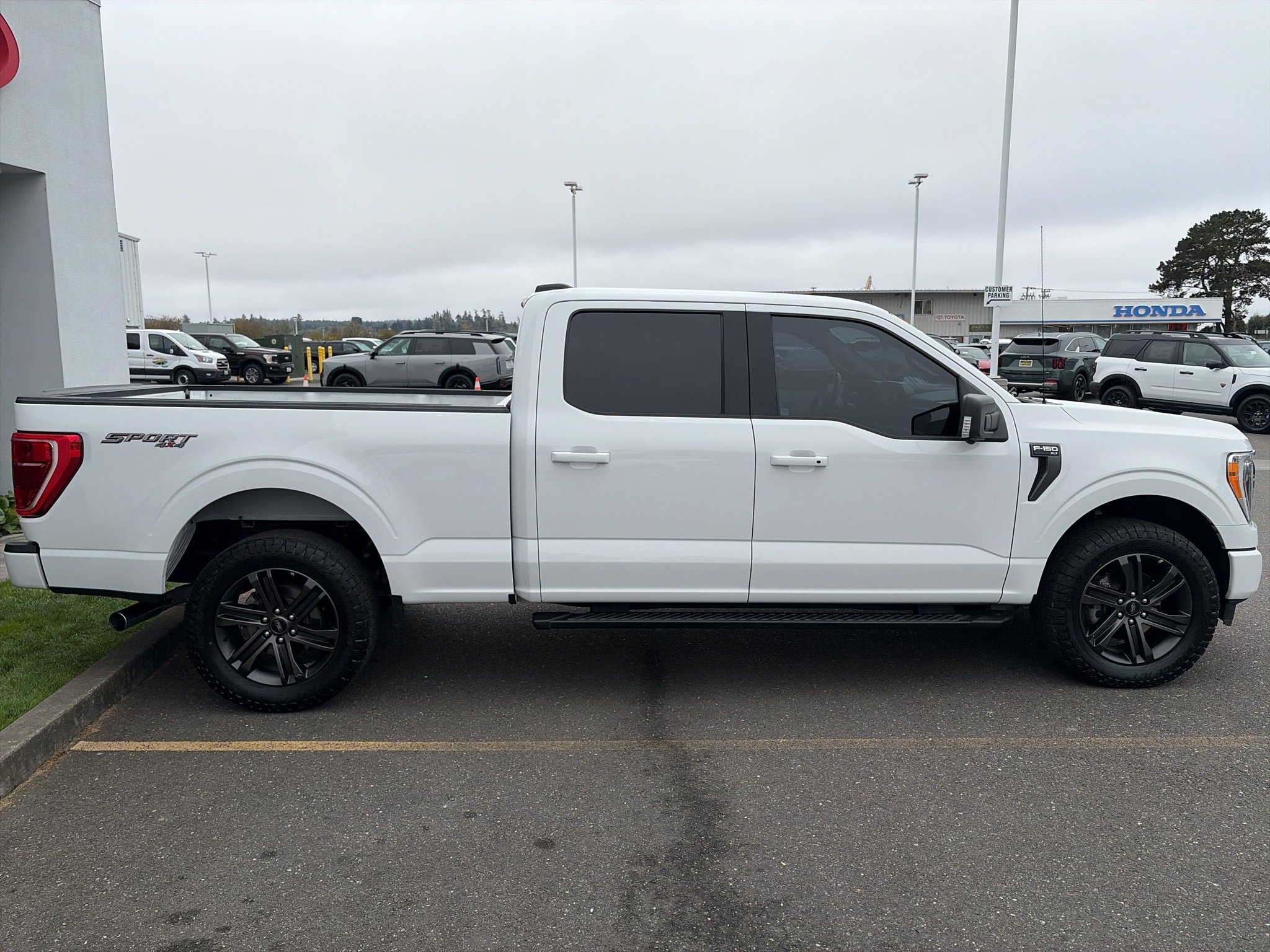 Used 2021 Ford F150 XLT w/ Equipment Group 302A High AWD/4WD image 8
