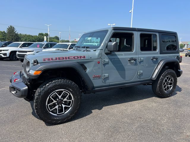 Used 2025 Jeep Wrangler Unlimited Rubicon AWD/4WD image 3