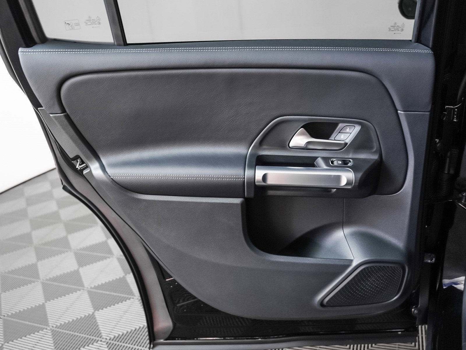 New 2025 Mercedes-Benz GLB 250 4MATIC image 23