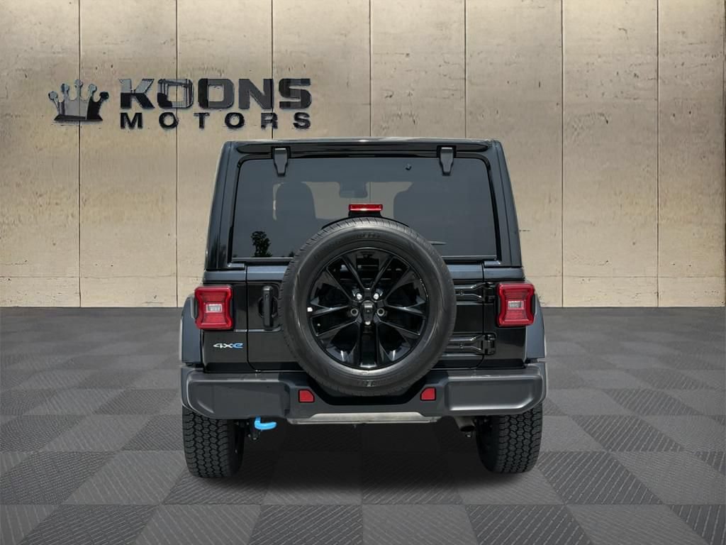 Used 2024 Jeep Wrangler Unlimited Sahara AWD/4WD image 4