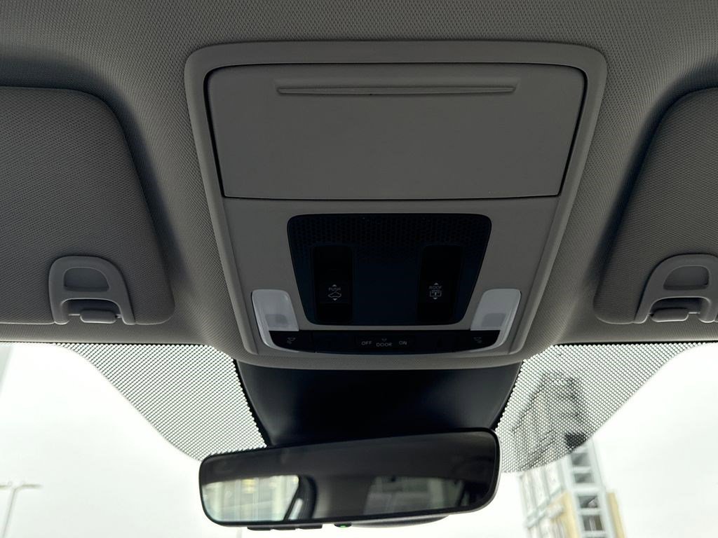 Certified 2025 Honda Pilot Touring image 37