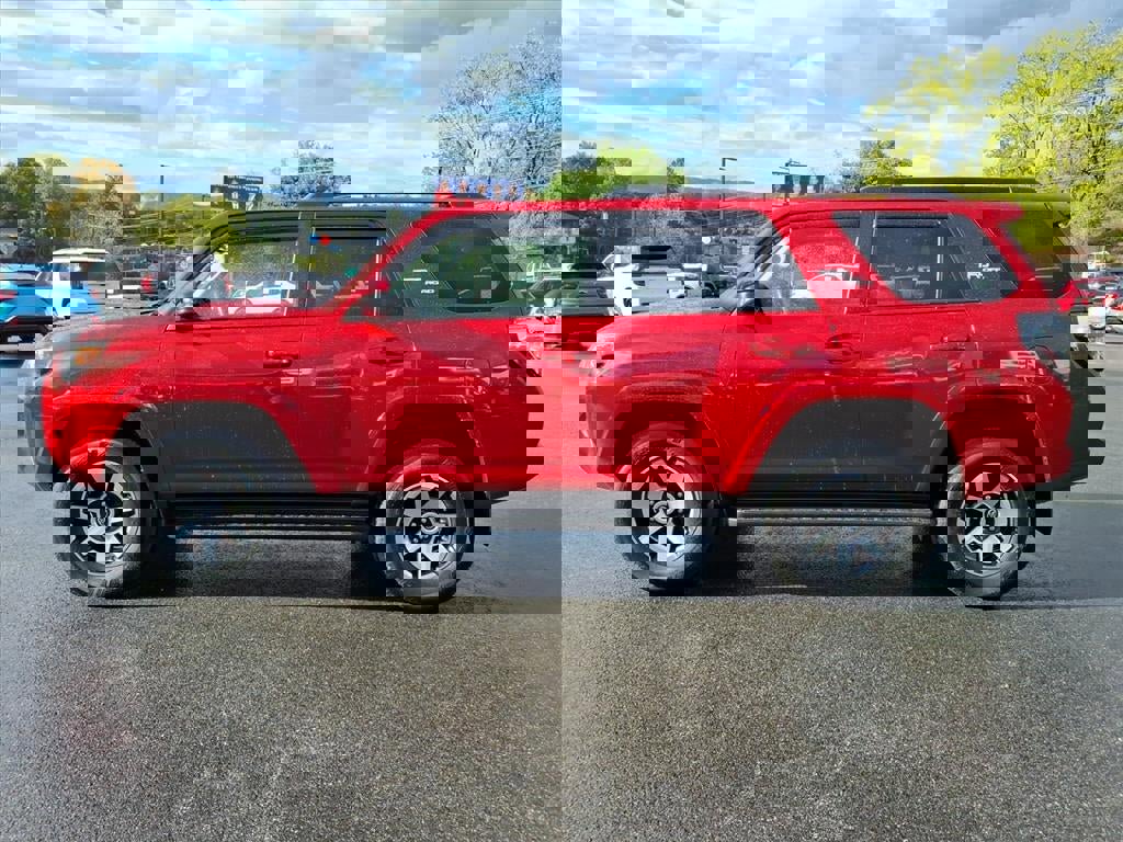 Used 2023 Toyota 4Runner TRD Off-Road image 2