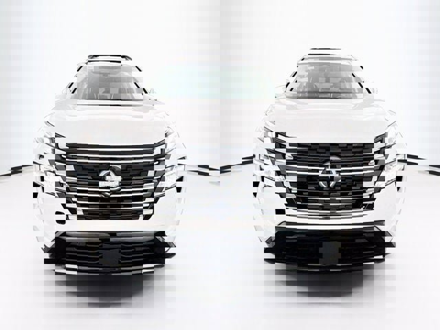 New 2026 Nissan Rogue Platinum image 2