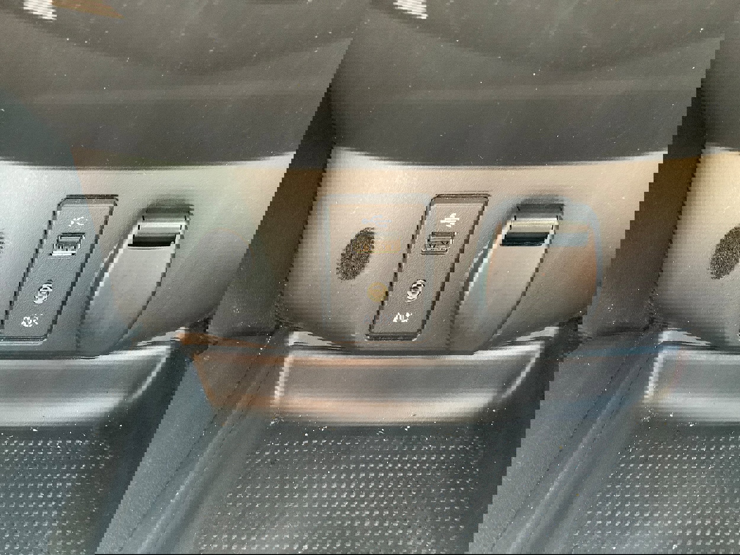 Used 2015 Nissan Rogue SL w/ SL Premium Package image 22