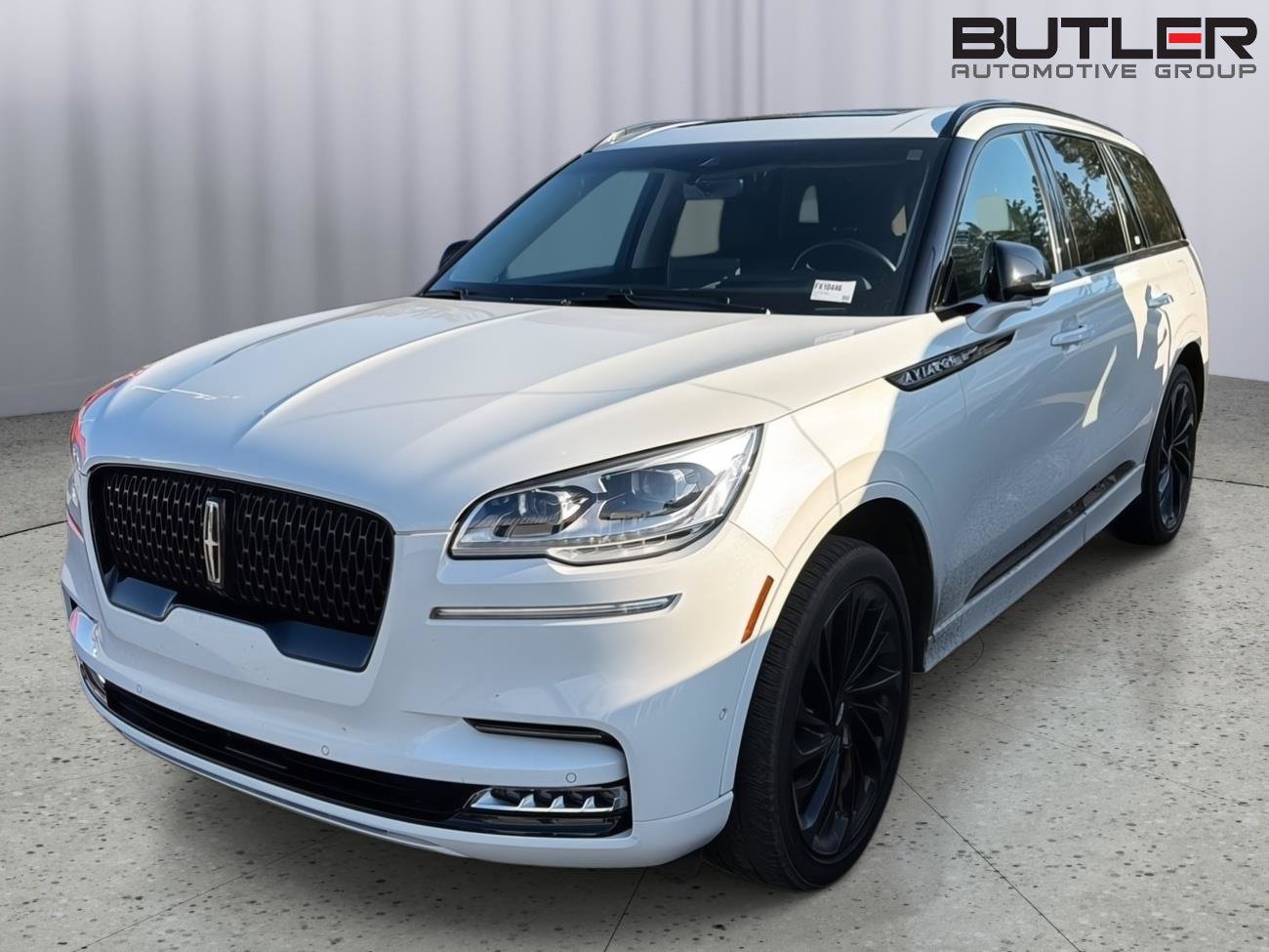 Used 2023 Lincoln Aviator Reserve w/ Equipment Group 201A AWD/4WD image 2