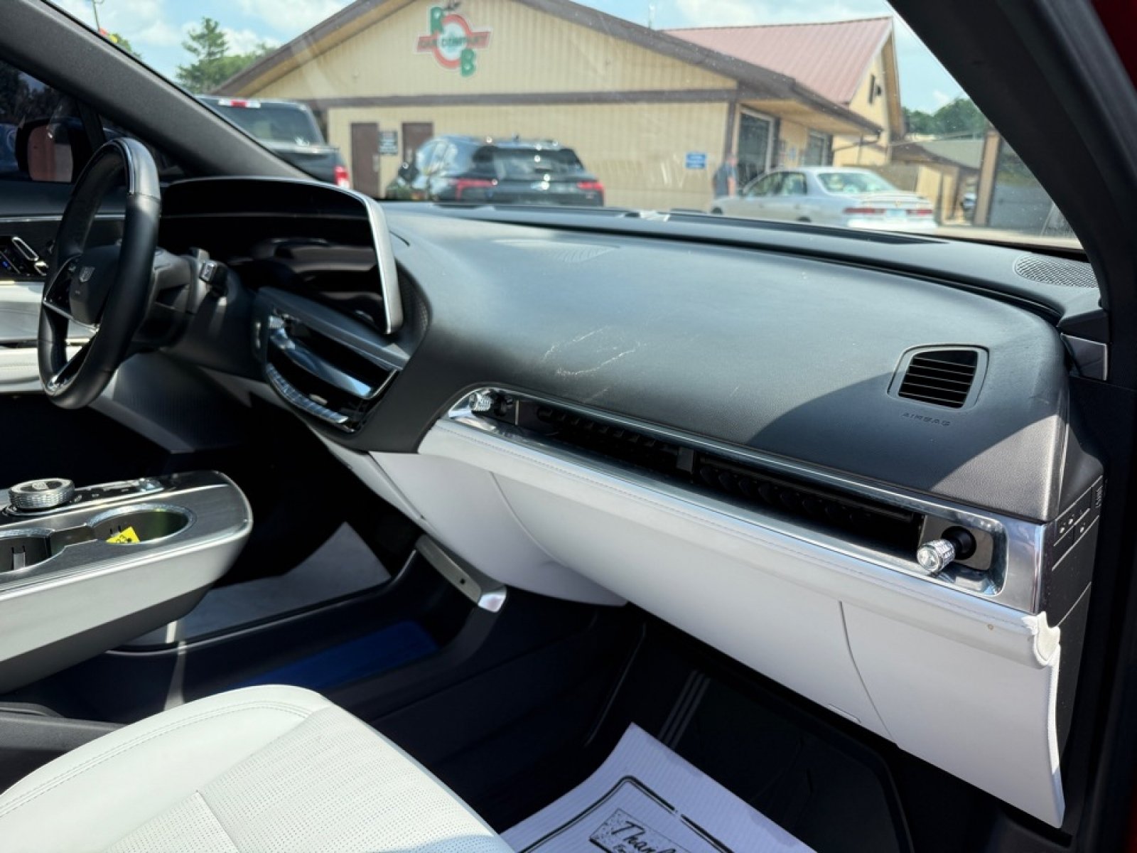 Used 2024 Cadillac Lyriq Sport AWD/4WD image 25