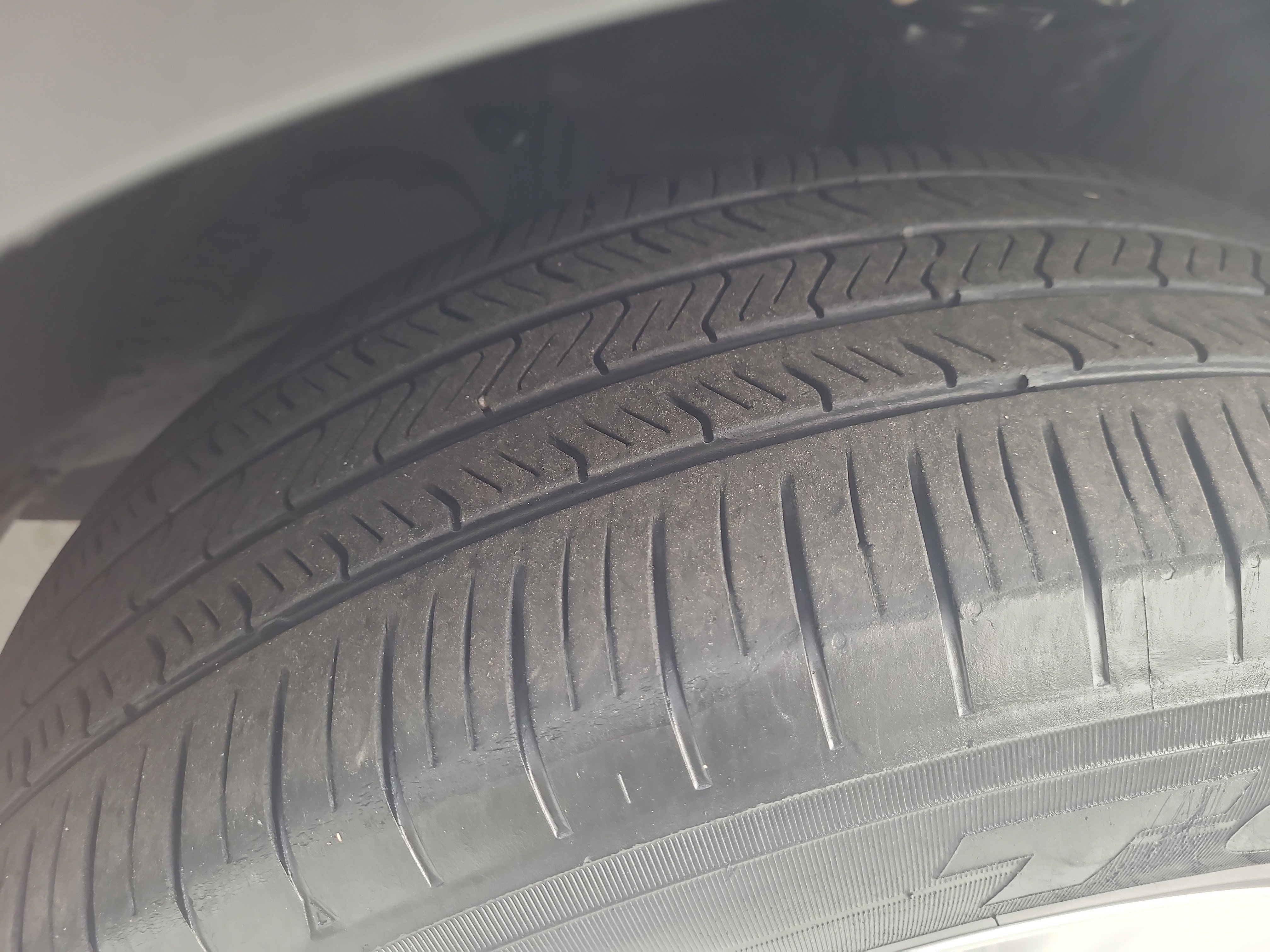 Used 2023 Toyota Highlander LE image 12