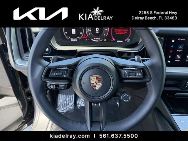 Used 2025 Porsche Cayenne AWD/4WD image 30