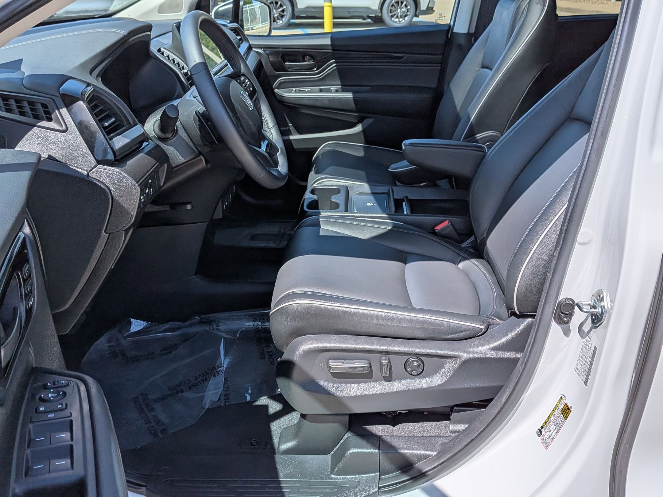 Certified 2025 Honda Odyssey Touring image 11