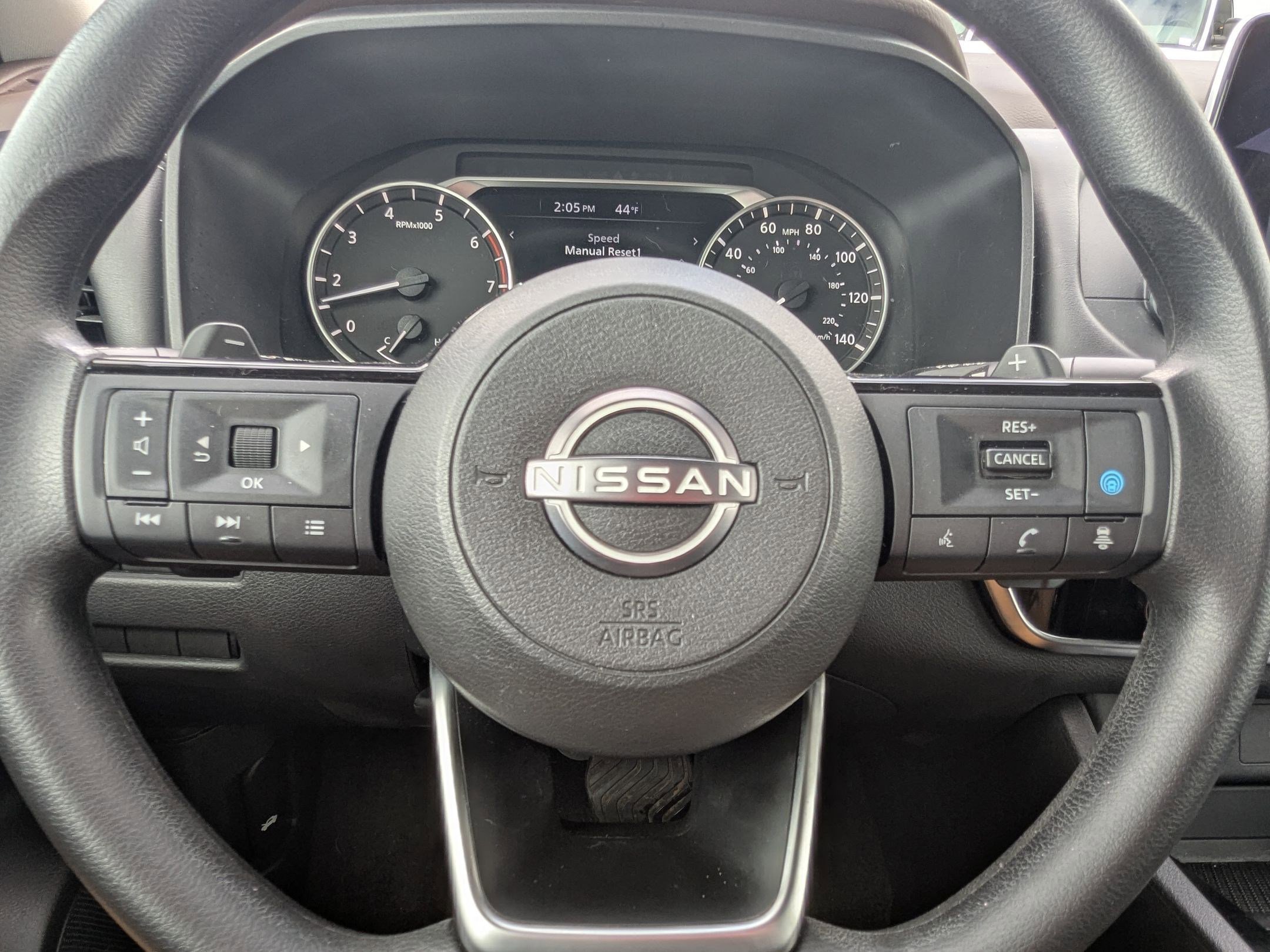 Used 2022 Nissan Rogue SV image 16