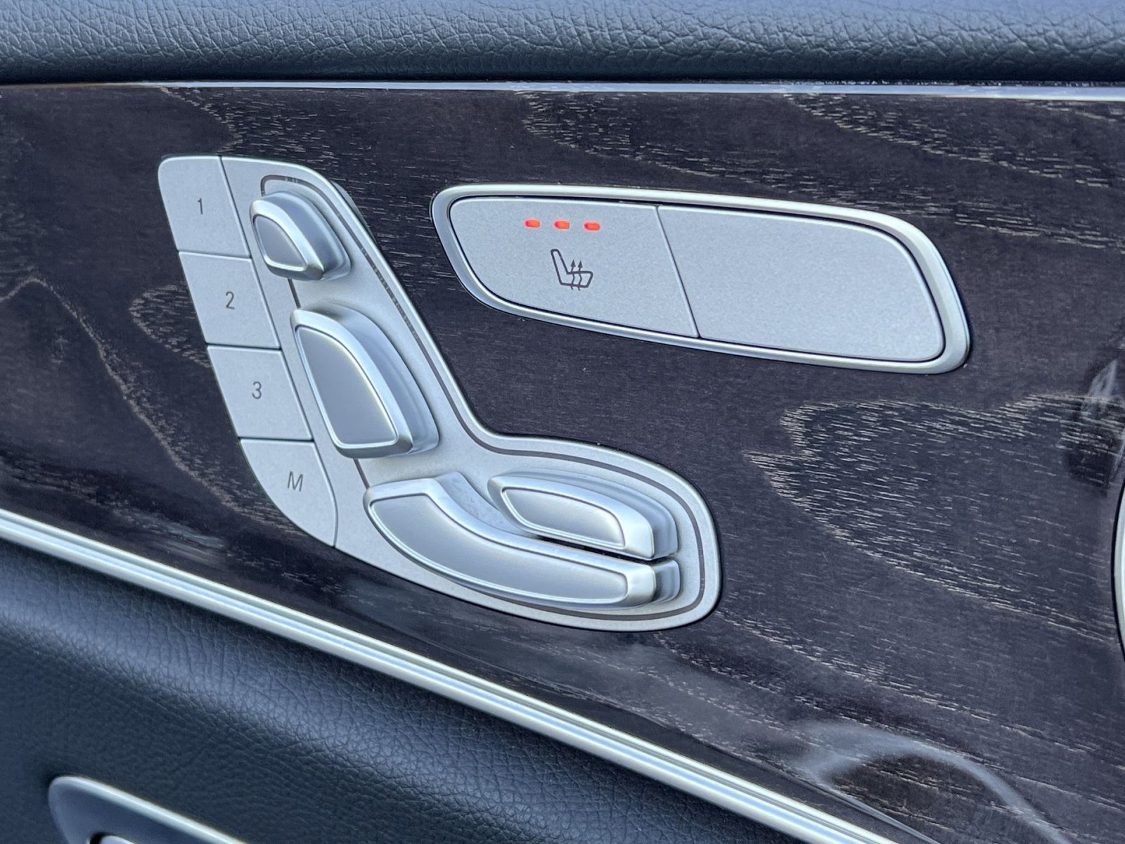 Used 2023 Mercedes-Benz E 450 4MATIC Sedan image 41