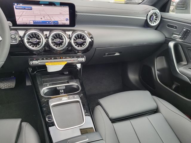 Used 2025 Mercedes-Benz CLA 250 4MATIC image 28