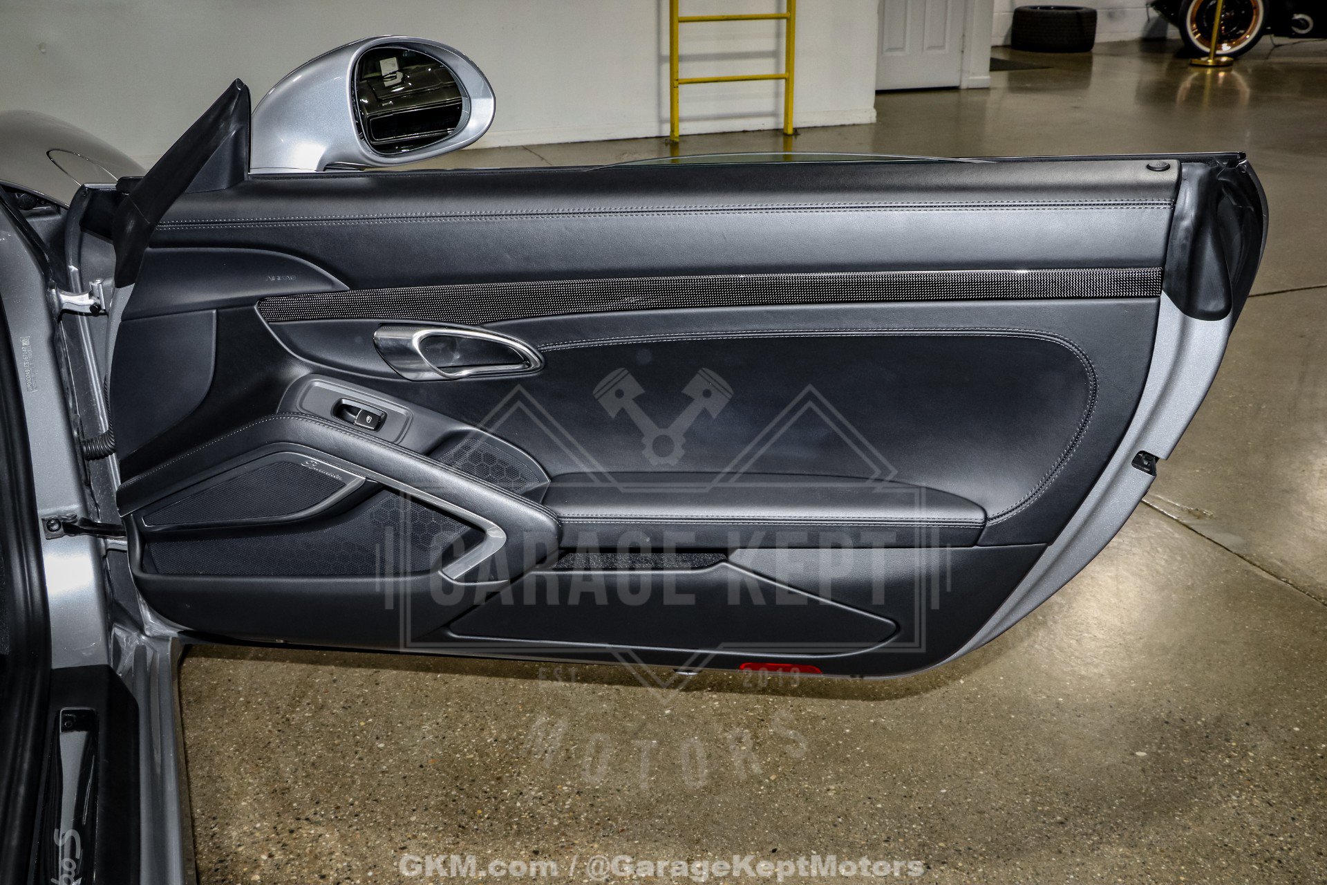 Used 2014 Porsche 911 Turbo S image 86