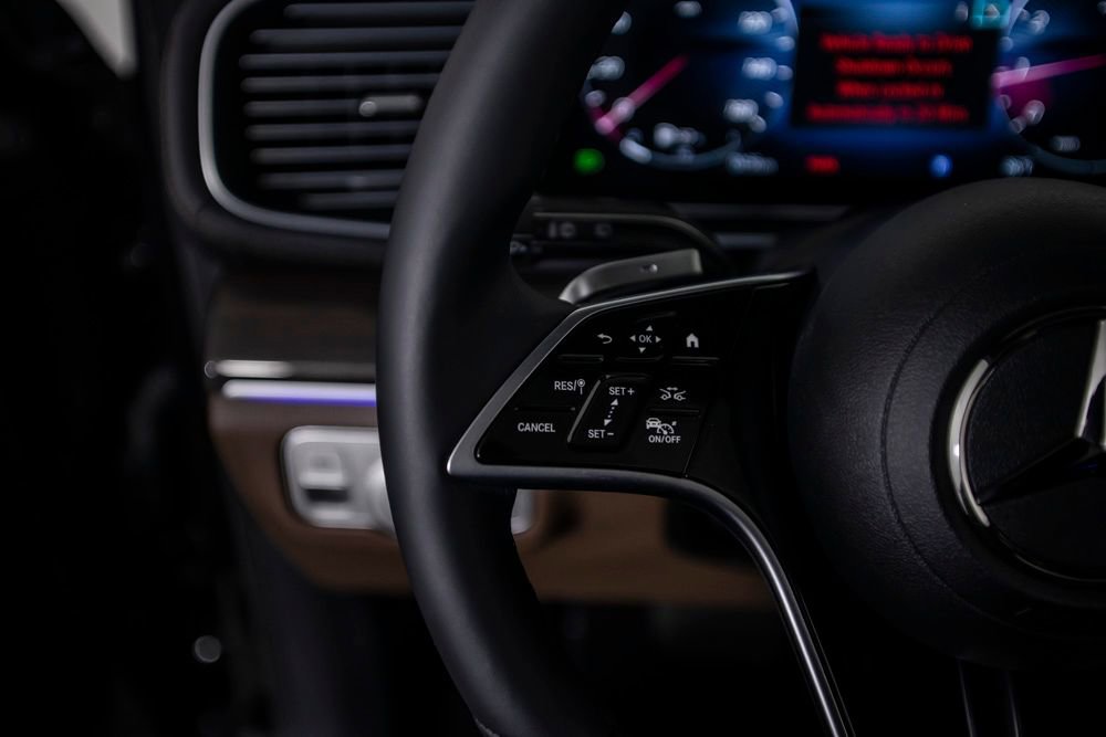 Used 2025 Mercedes-Benz GLS 450 4MATIC image 42