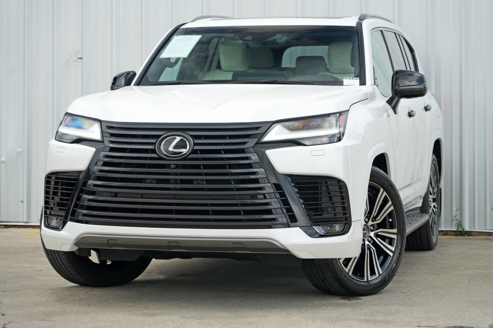 Used 2023 Lexus LX 600 Luxury w/ Appearance Package image 3