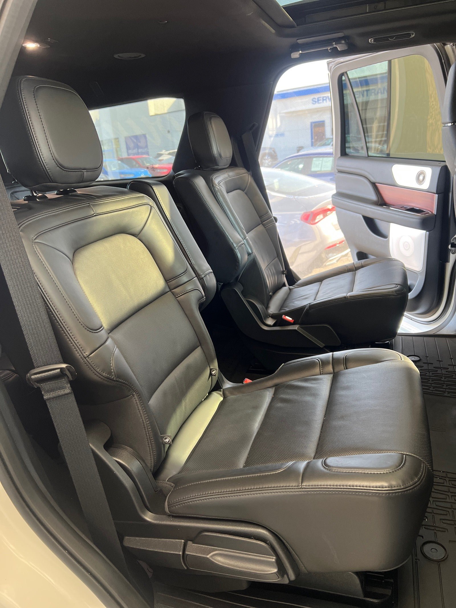 Used 2024 Lincoln Navigator Reserve AWD/4WD image 13