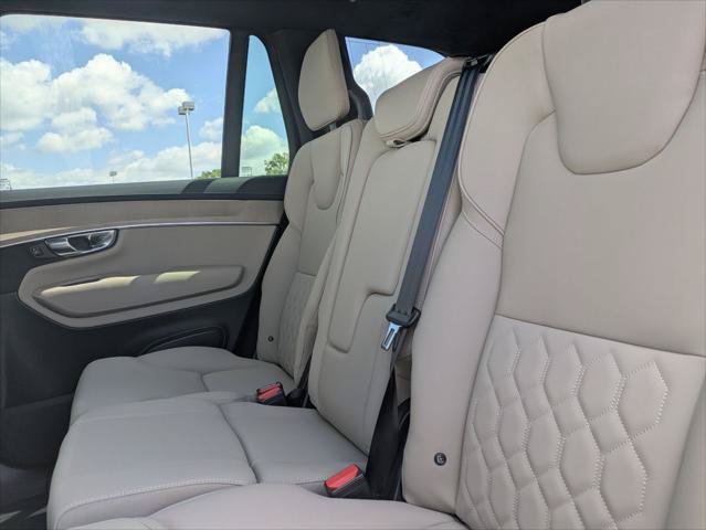 New 2026 Volvo XC90 T8 Plus w/ Protection Package Premier AWD/4WD image 12