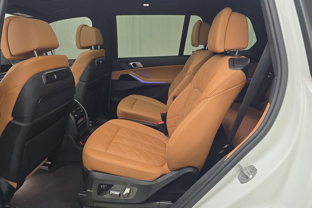 Certified 2024 BMW X7 xDrive40i w/ Executive Package image 24
