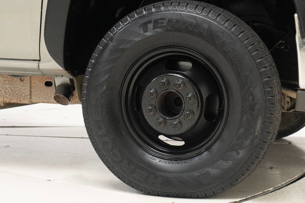 Used 2002 Chevrolet Silverado 3500 2WD Extended Cab image 57