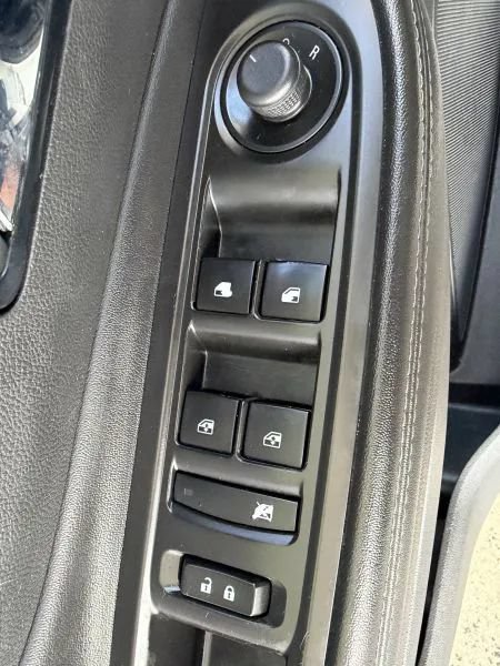 Used 2020 Buick Encore Preferred FWD image 37
